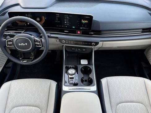 New 2026 Kia Carnival EX FWD image 16