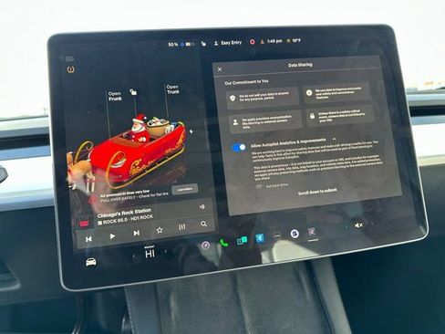 Used 2023 Tesla Model Y Long Range image 25