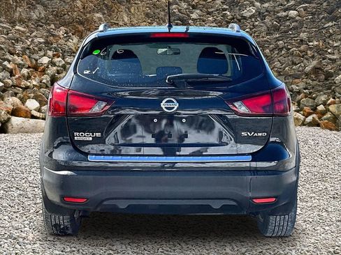 Used 2018 Nissan Rogue Sport SV w/ SV Technology Package image 4