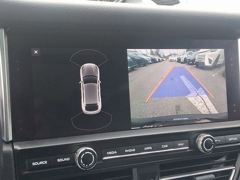 Used 2021 Porsche Macan image 20