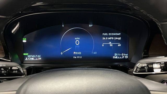 Used 2025 Lincoln Corsair Grand Touring AWD/4WD image 17