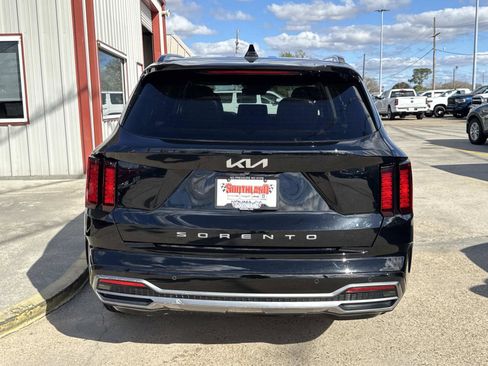Used 2022 Kia Sorento S image 6