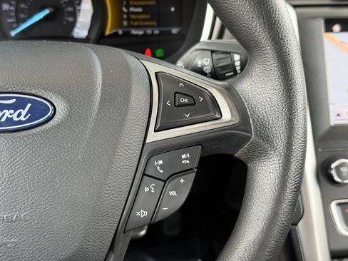 Used 2019 Ford Fusion SE FWD image 25