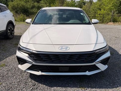 Used 2024 Hyundai Elantra SEL w/ Convenience Package FWD image 8
