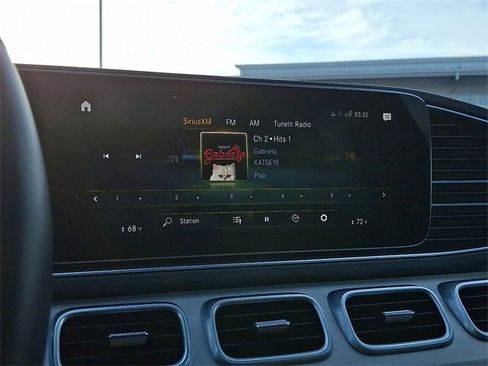 Certified 2022 Mercedes-Benz GLE 580 4MATIC w/ Night Package image 19