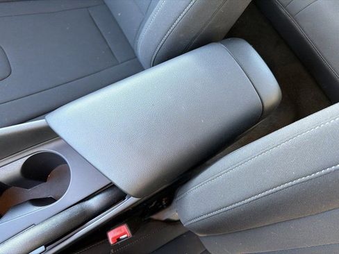 Certified 2025 Hyundai Elantra Sport image 23