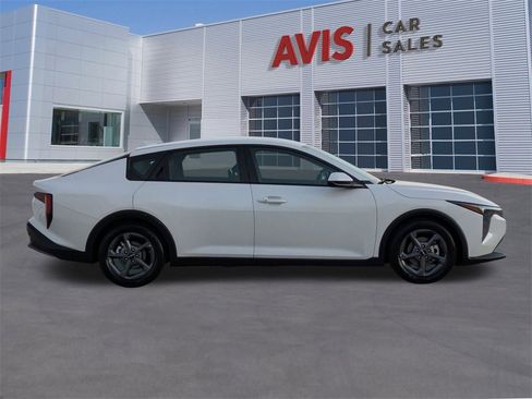 Used 2025 Kia K4 LXS image 5