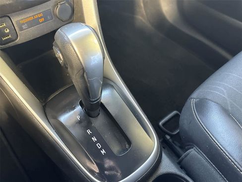 Used 2022 Chevrolet Trax LT w/ LT Convenience Package AWD/4WD image 19