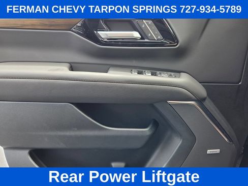 New 2026 Chevrolet Suburban High Country RWD image 25