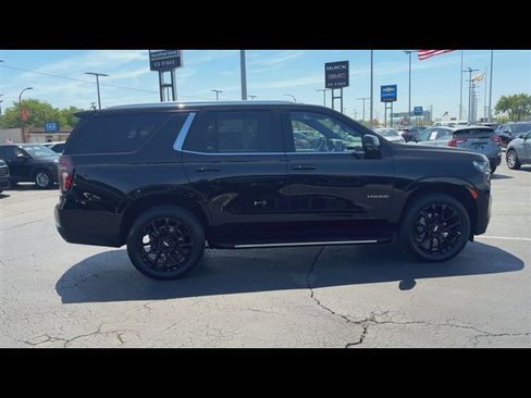 Used 2022 Chevrolet Tahoe LT w/ Luxury Package AWD/4WD image 9