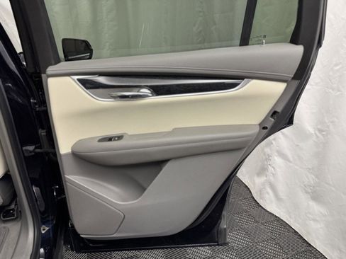 Used 2021 Cadillac XT6 Premium Luxury image 30