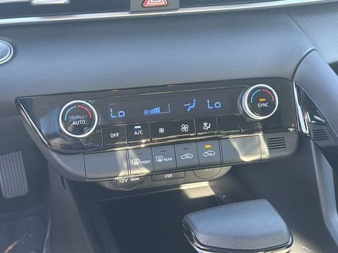 Certified 2026 Hyundai Elantra Hybrid FWD image 30