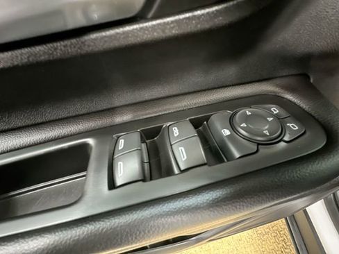 Used 2022 GMC Terrain SLE w/ Driver Convenience Package AWD/4WD image 16