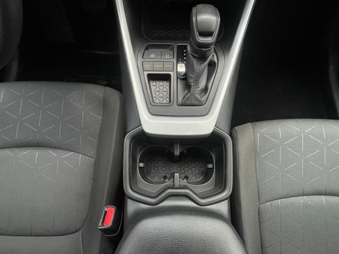 Used 2024 Toyota RAV4 XLE FWD image 20