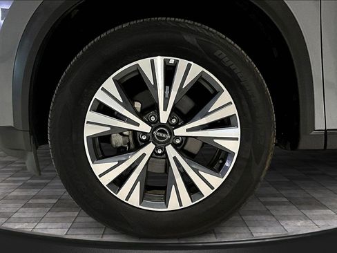 Used 2023 Nissan Rogue SV image 34