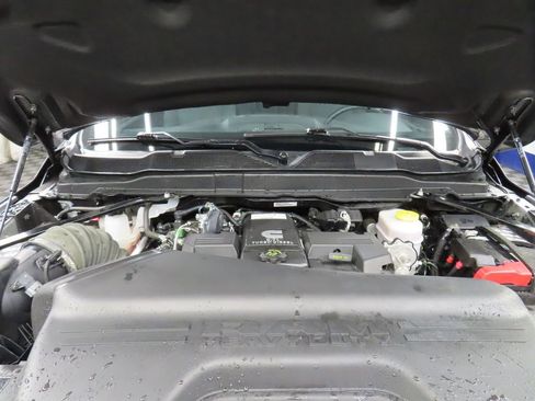 Used 2024 RAM 2500 Big Horn AWD/4WD image 31