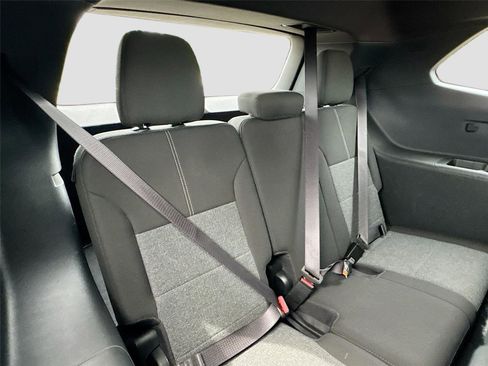 Used 2025 GMC Acadia Elevation image 28