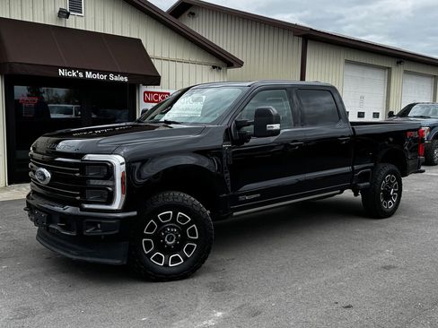 Used 2025 Ford F350 Platinum w/ FX4 Off-Road Package AWD/4WD image 1