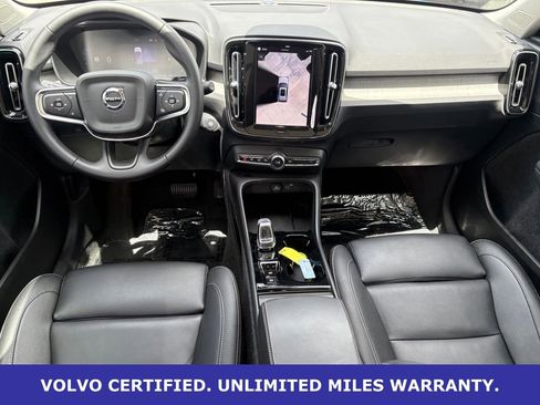 Certified 2025 Volvo XC40 B5 Plus AWD/4WD image 11