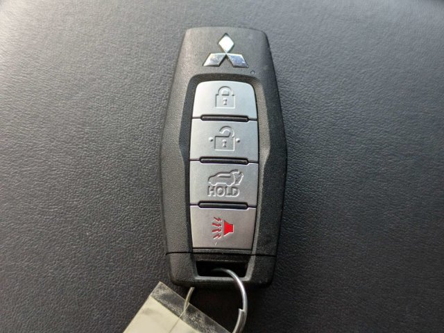 Used 2024 Mitsubishi Outlander SE FWD image 34