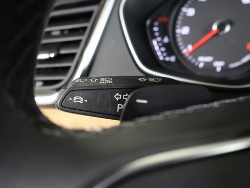 Used 2023 Audi Q5 2.0T Premium w/ Convenience Package image 29