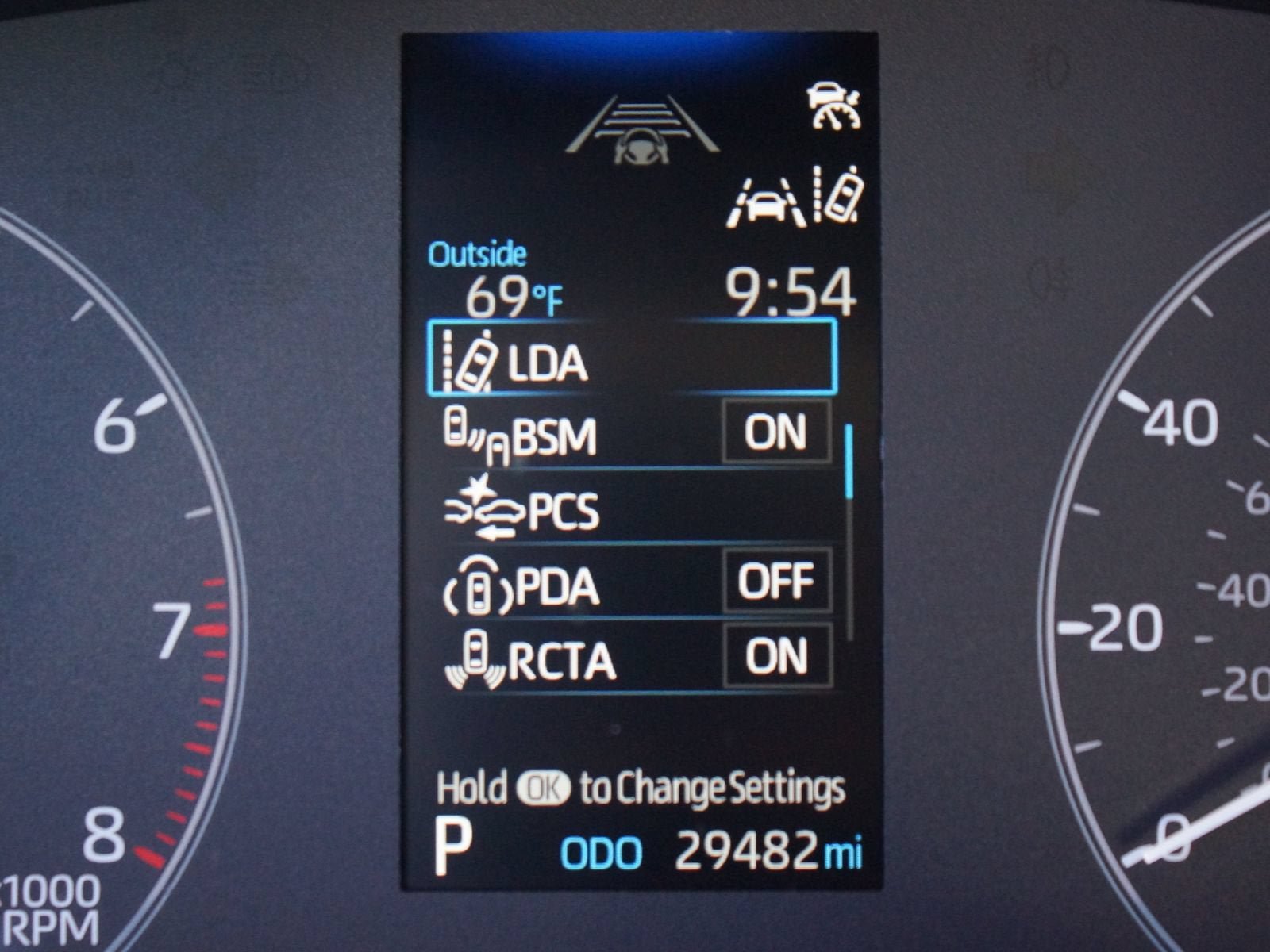 Used 2023 Toyota Corolla Cross LE w/ Moonroof Package AWD/4WD image 4