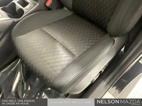 Used 2017 Nissan Rogue SV FWD image 24