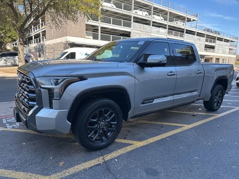 Used 2022 Toyota Tundra Platinum image 3