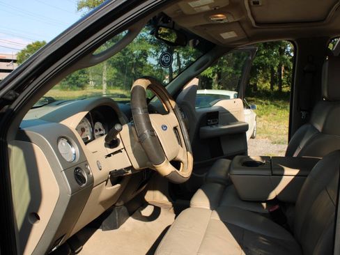 Used 2005 Ford F150 Lariat image 23