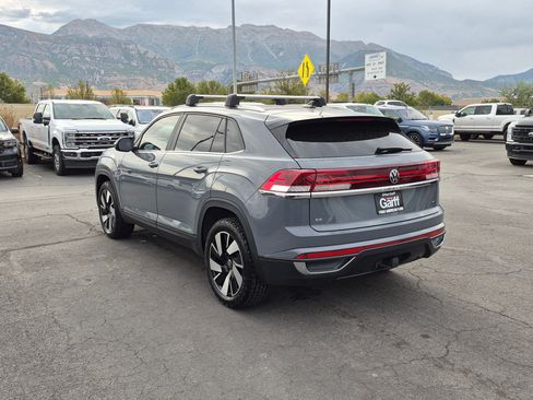 Used 2024 Volkswagen Atlas Cross Sport SE w/ Panoramic Sunroof Package AWD/4WD image 9