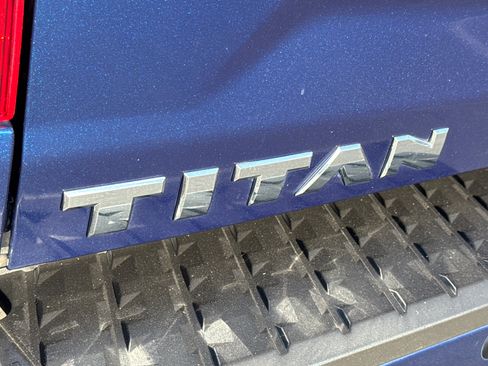 Used 2018 Nissan Titan PRO-4X w/ Pro-4x Convenience Package AWD/4WD image 13