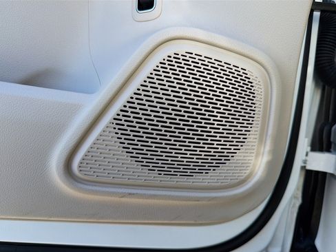 Used 2021 Mercedes-Benz GLB 250 image 24