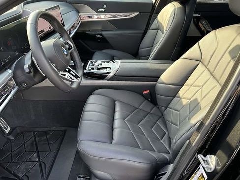 Used 2026 BMW 740i xDrive image 25