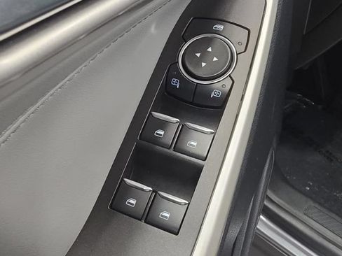 Used 2021 Ford Explorer XLT w/ Equipment Group 202A RWD image 19