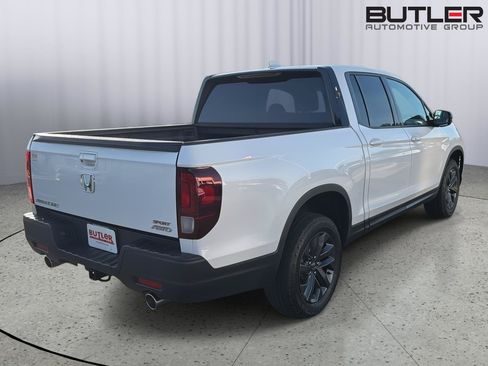 Used 2023 Honda Ridgeline Sport image 6