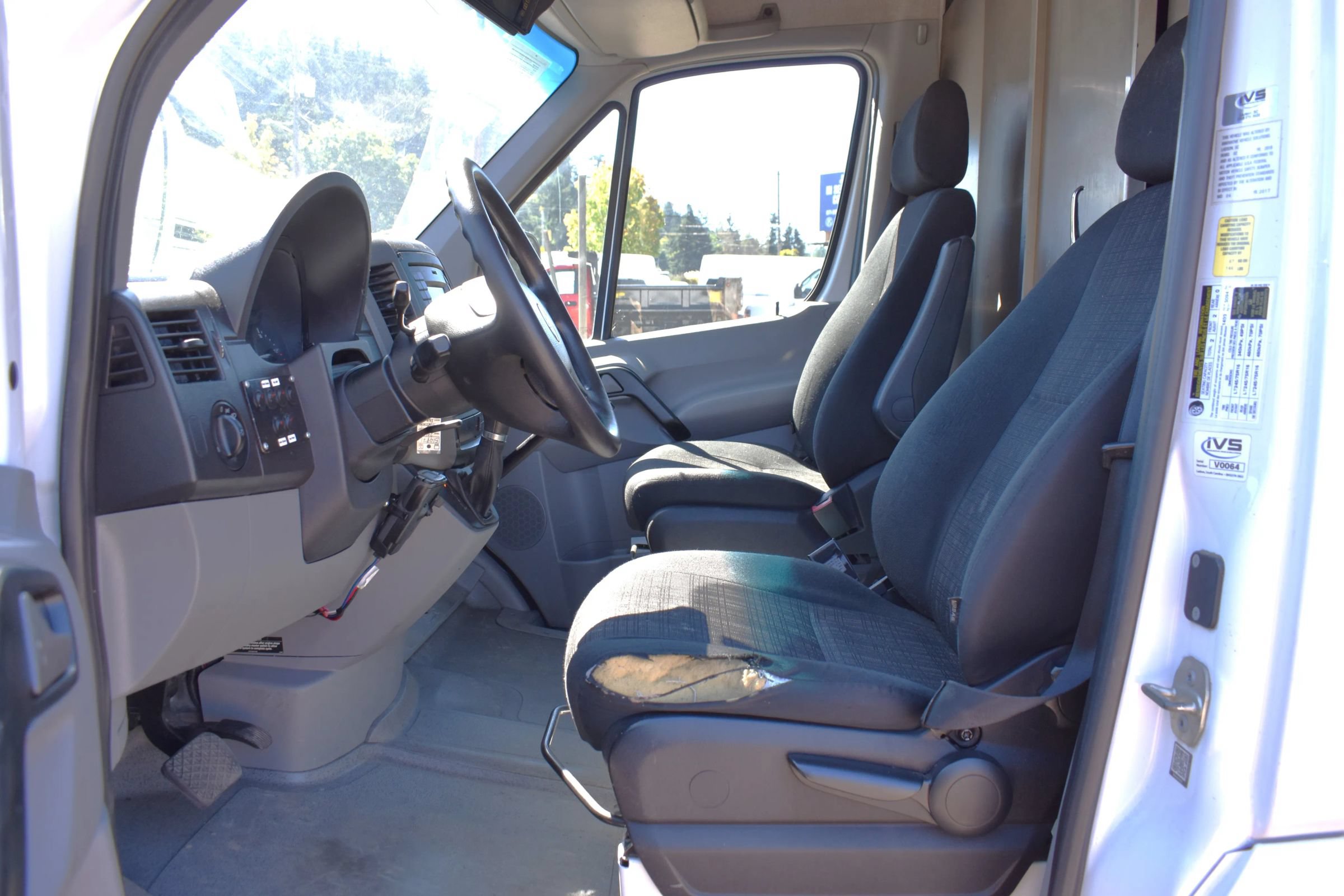Used 2017 Freightliner Sprinter 2500 RWD image 7