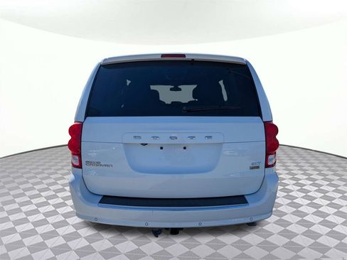 Used 2019 Dodge Grand Caravan SXT w/ Driver Convenience Group image 5
