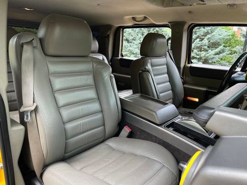 Used 2004 HUMMER H2 w/ Preferred Equipment Group AWD/4WD image 38
