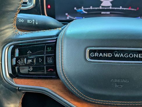 Used 2023 Jeep Grand Wagoneer Series III image 19