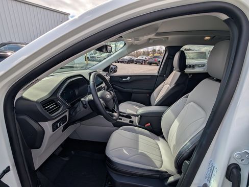 Used 2025 Ford Escape Platinum w/ Premium Technology Package image 15