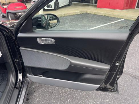 Used 2024 Hyundai Ioniq 6 SE RWD image 8