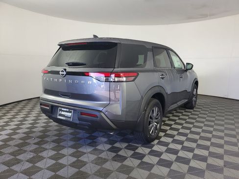 New 2025 Nissan Pathfinder S image 4