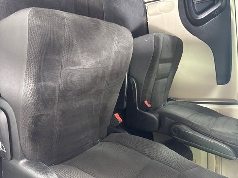 Used 2018 Dodge Grand Caravan SE w/ UConnect Hands-Free Group image 20