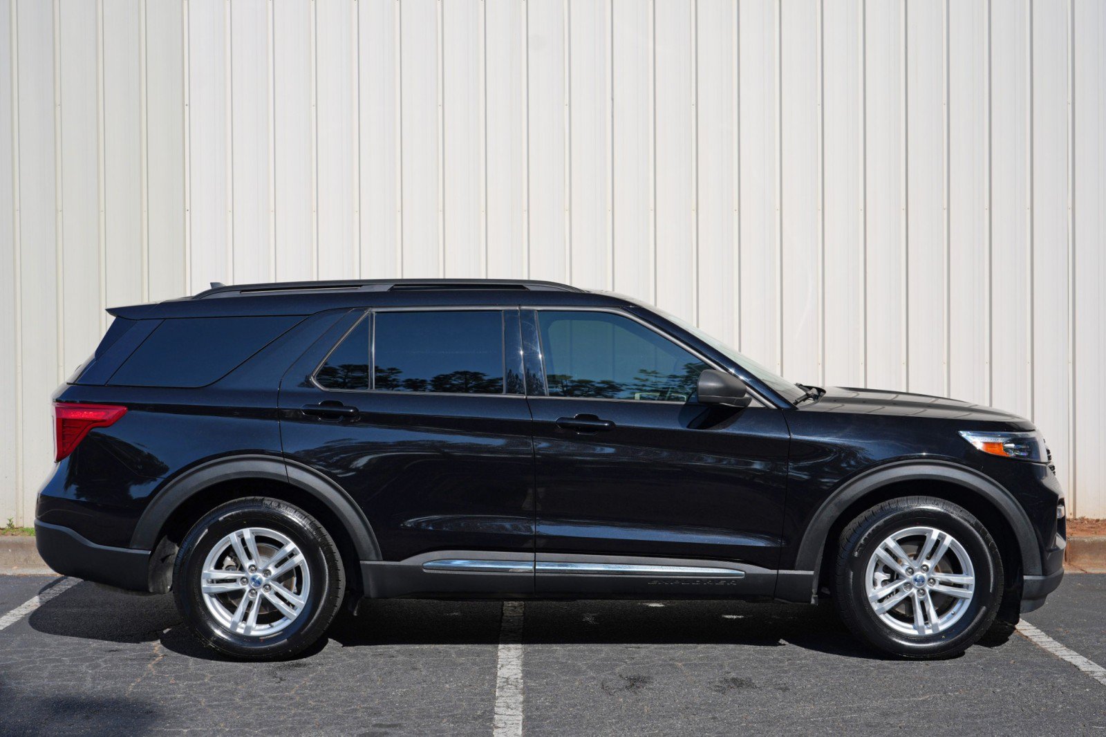 Used 2022 Ford Explorer XLT w/ Equipment Group 202A RWD image 52