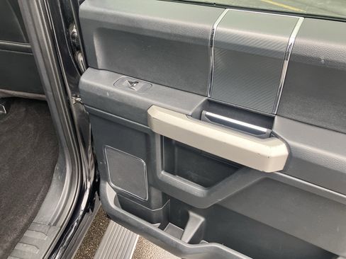 Used 2019 Ford F150 Lariat w/ Equipment Group 502A Luxury image 12