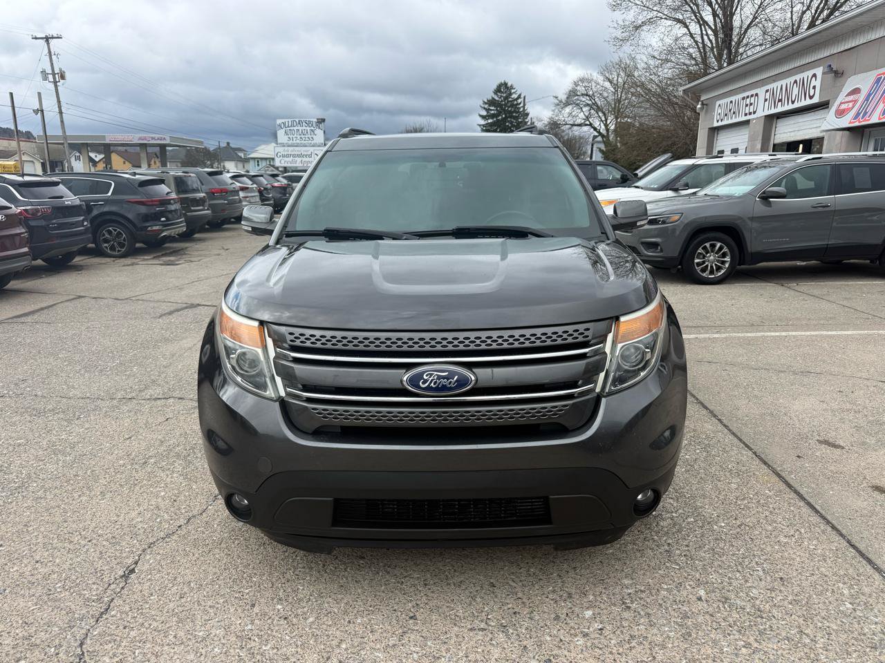 Used 2015 Ford Explorer XLT w/ Equipment Group 202B AWD/4WD image 2