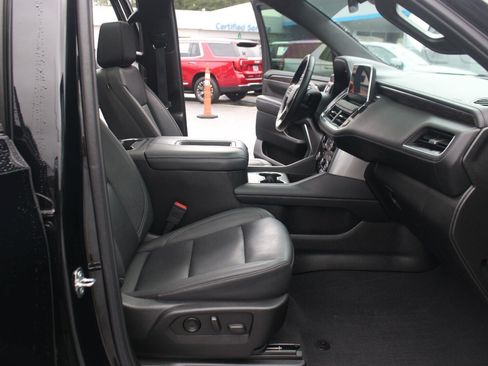 Used 2024 Chevrolet Tahoe Z71 w/ Luxury Package AWD/4WD image 39