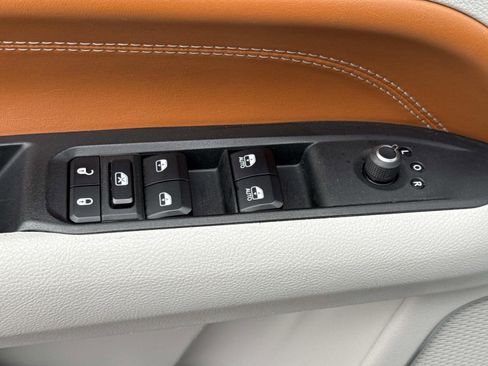 Used 2024 Jeep Compass Limited image 22