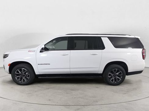 Certified 2023 Chevrolet Suburban Z71 w/ Luxury Package AWD/4WD image 8