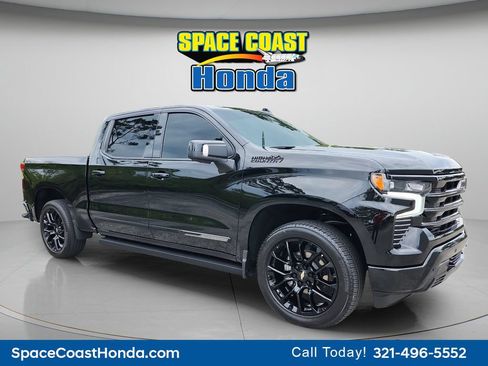 Used 2026 Chevrolet Silverado 1500 High Country w/ High Country Premium Package AWD/4WD image 2